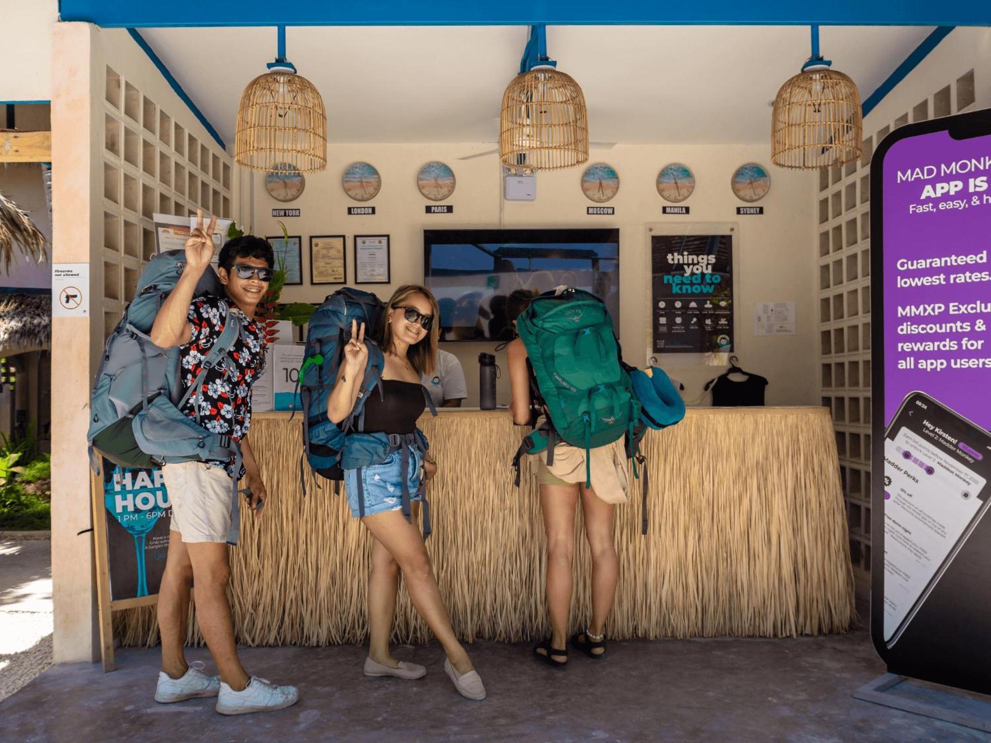 Hostel Mad Monkey Panglao Zewnętrze zdjęcie