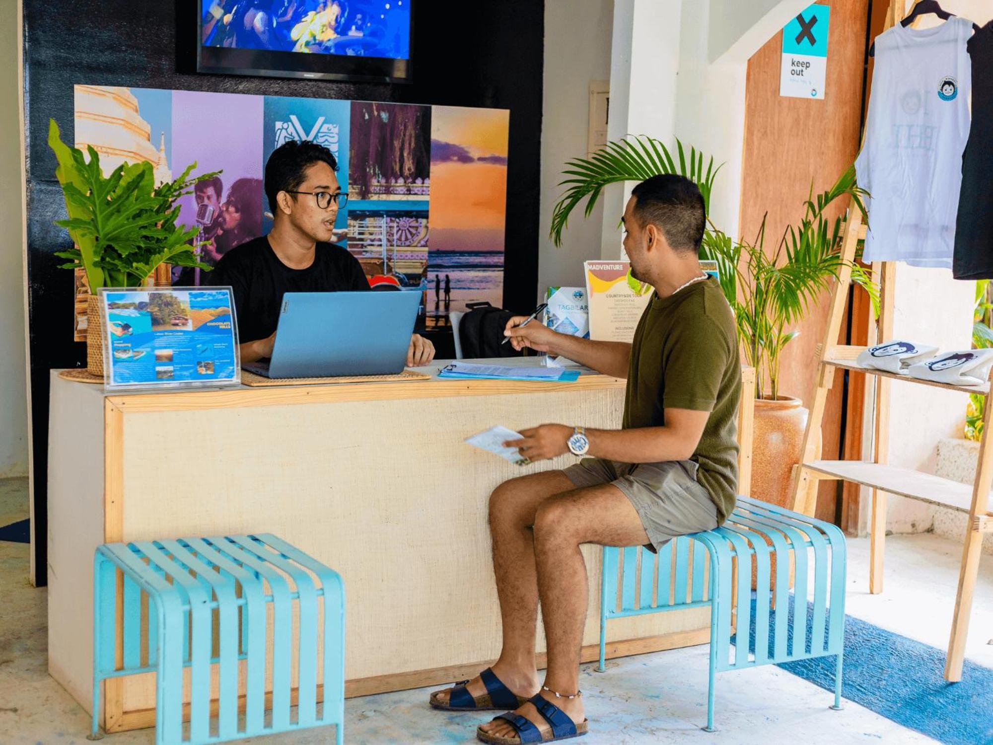 Hostel Mad Monkey Panglao Zewnętrze zdjęcie